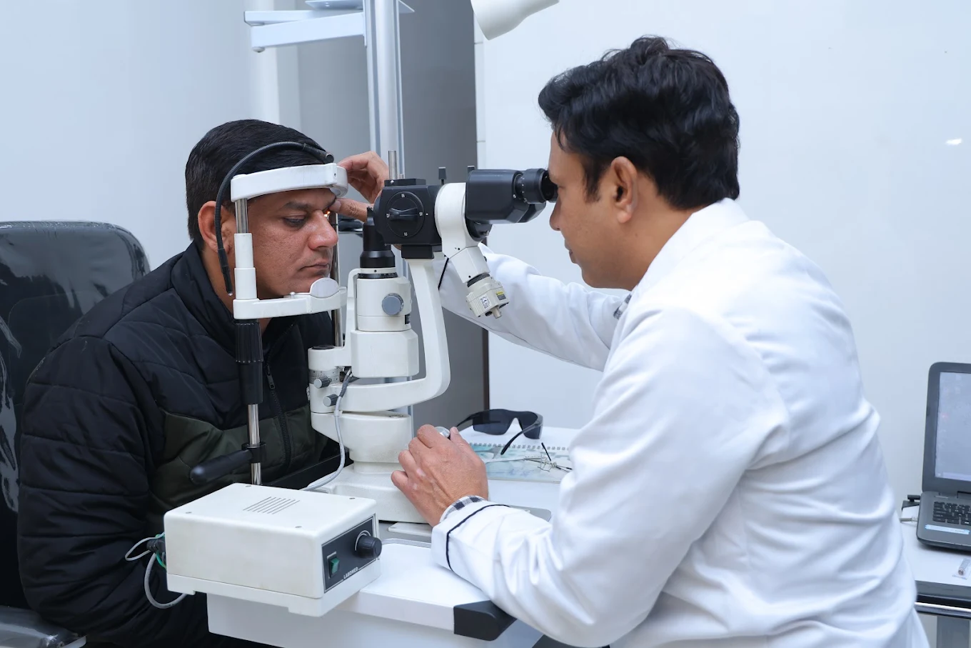 Dr. Ashwani Kumar, Top Eye Surgeon for Laser Vision Correction in Narela, Founder Director of Drishti The Vision