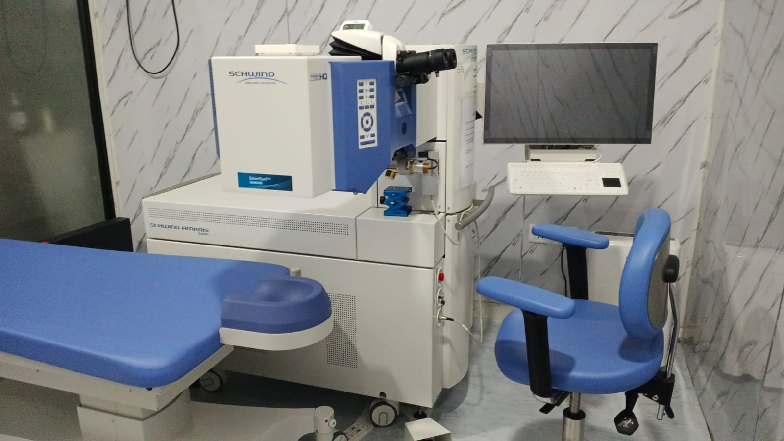 SCHWIND AMARIS advanced laser vision correction technology for PRK and TransPRK specs removal at Drishti The Vision eye hospital in North Delhi